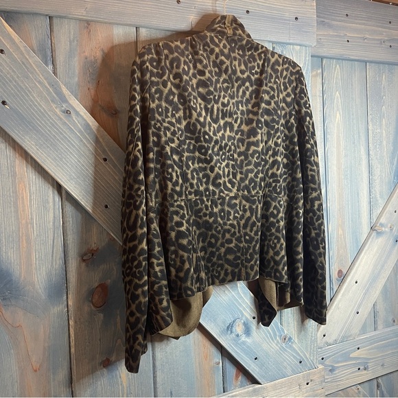 Bagatelle Collection Animal Print Jacket Draped Front Size Medium - Picture 7 of 9